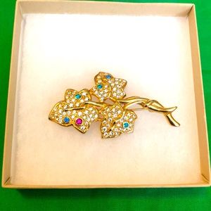 🌹Vintage Swarovski Estate Crystal Brooch